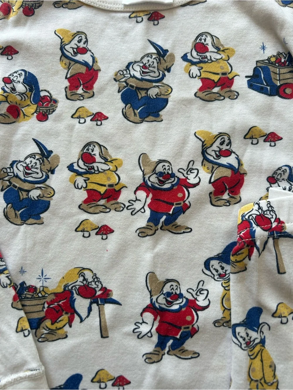 Hanna Andersson Disney 7 Dwarfs Print Pajamas size 110/US5